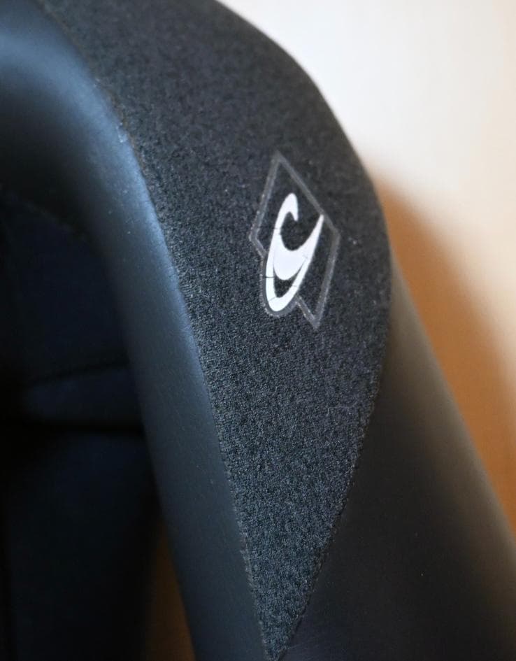 O'NEILL セミドライスーツ　 バックジップ　オール３ミリ