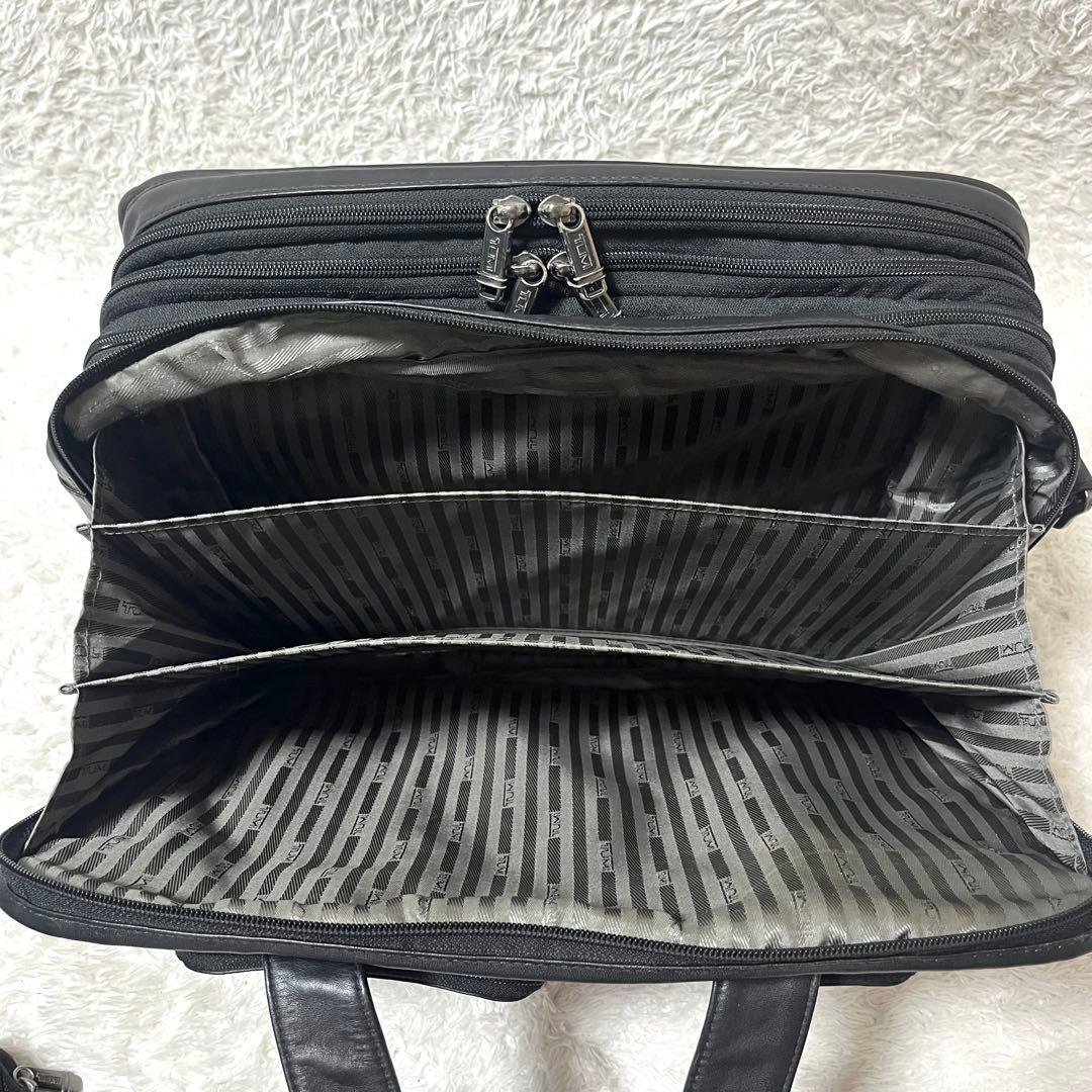 ✨希少✨TUMI T-Pass 3層式 オールレザー ビジネスバッグ ポーチ付き