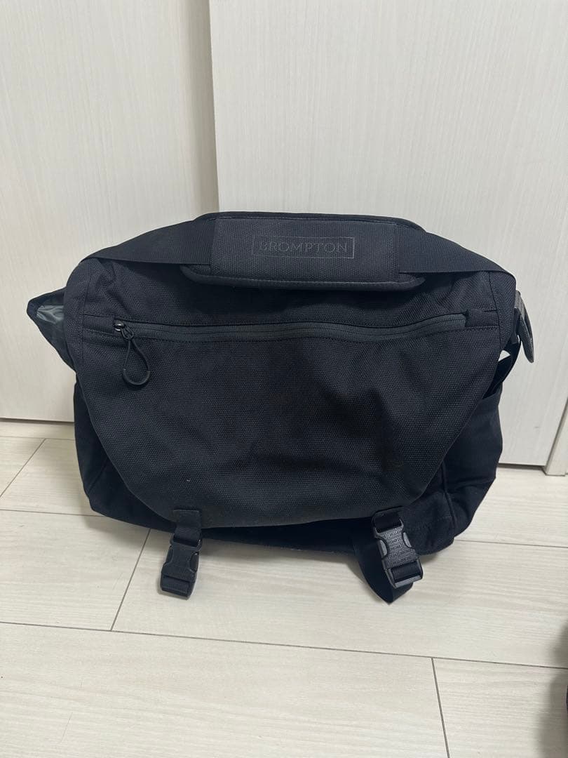 【ほぼ新品】BROMPTON Messenger Bag 13L Black