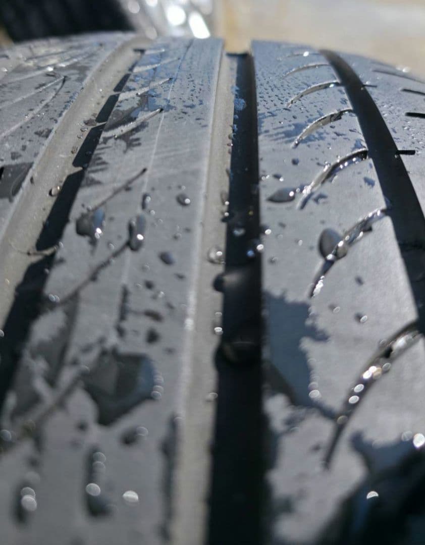 お値下げフォルクスワーゲンT-ROC 純正サマータイヤ ホイール PIRELLI