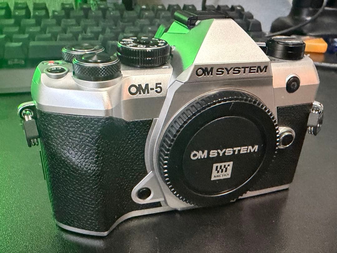 OM SYSTEM OM-5 Mark II シルバー　ボディ単体