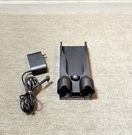 【極美品＆動作品】dyson コードレスクリーナー ダイソンV10 SV12