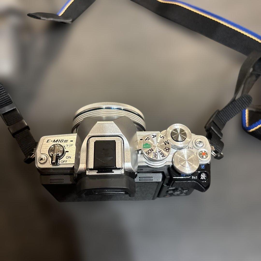 【美品】OLYMPUS OM-D E-M10 Mark 3 本体 レンズ2個
