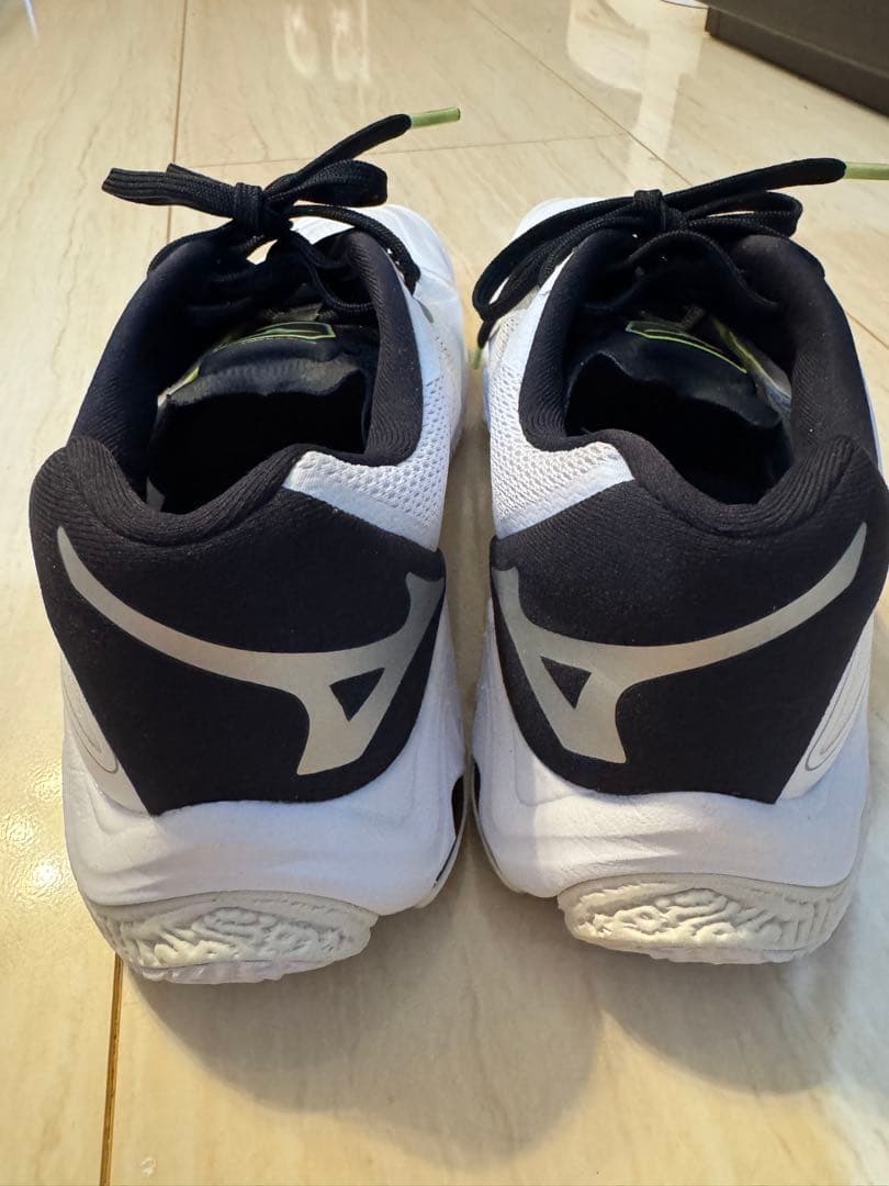 ミズノ WAVE LIGHTNING Z8 V1GA240051 バレーボール