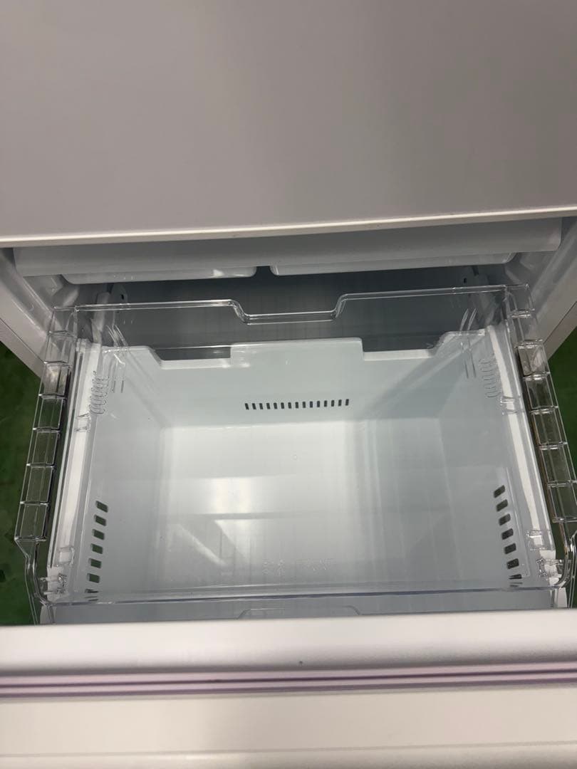 東芝　ノンフロン冷凍冷蔵庫　GR-U33SC (WU) 2023年　326L