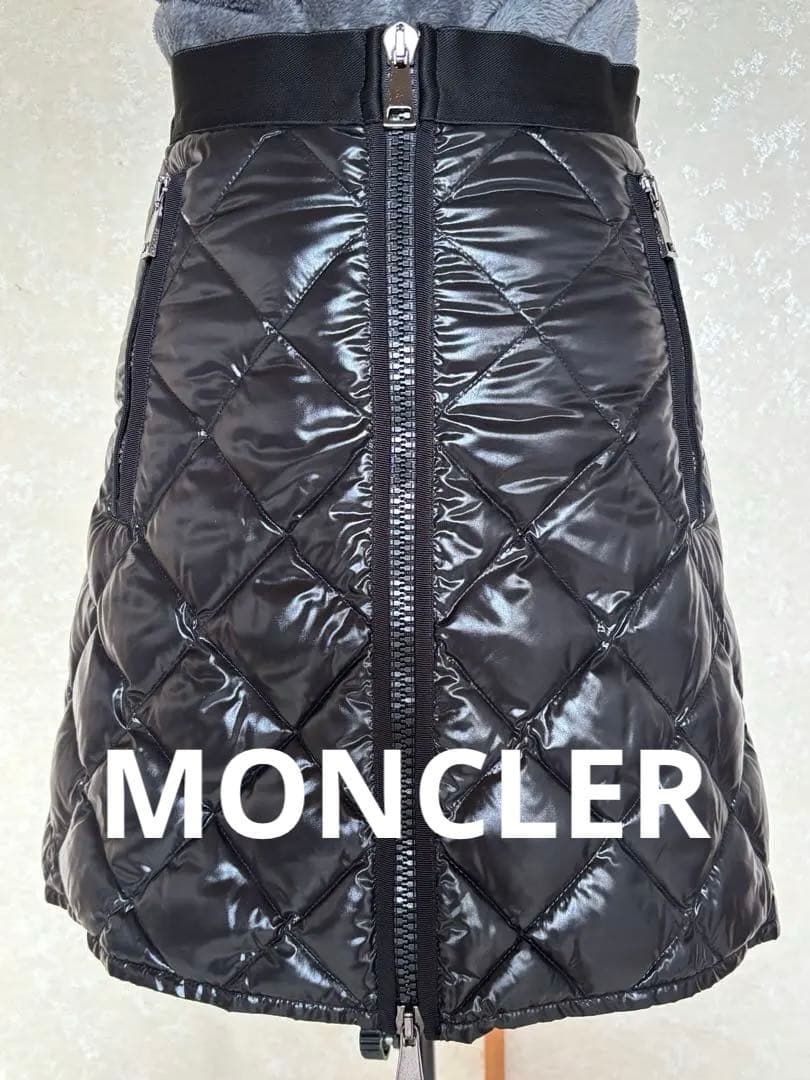 MONCLER :GONNAブラックダウン ミニスカート　サイズ「40」M相当