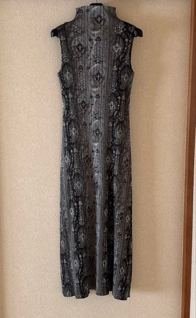 PLEATS PLEASE プリーツ　ロングワンピース　グレー系サイズ3