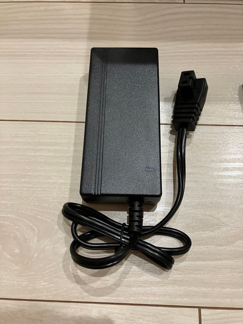 マキタ　コードレス冷温庫　40V CW003G 2回のみの使用　付属品完備