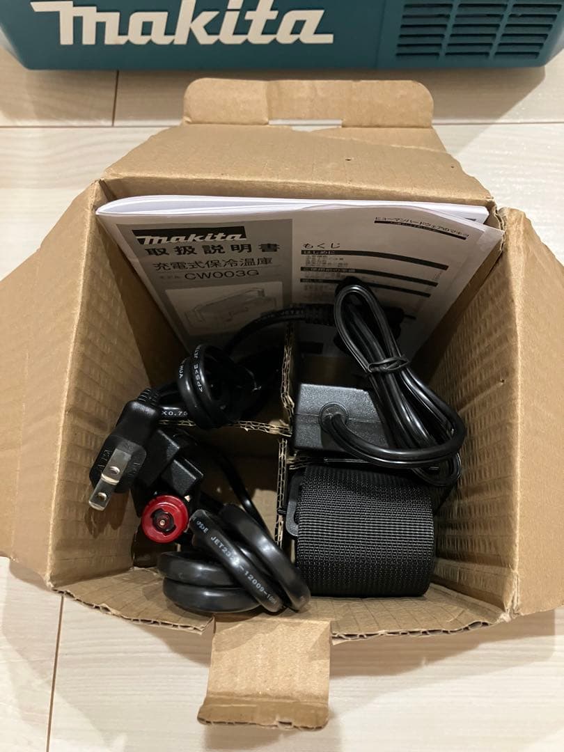 マキタ　コードレス冷温庫　40V CW003G 2回のみの使用　付属品完備