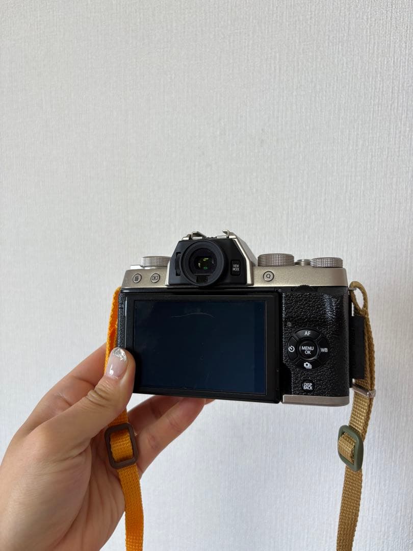 FUJIFILM X-T100 ミラーレス一眼　シャンパンゴールド　レンズキット