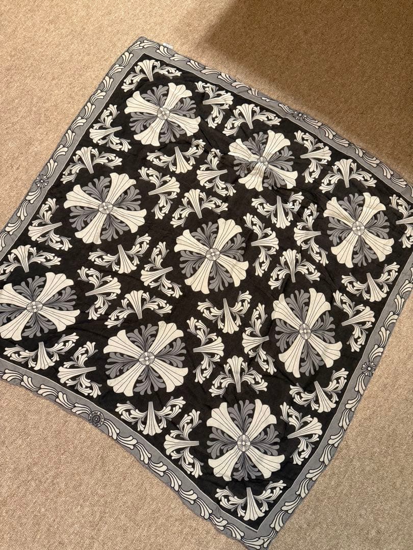 ルパム　クロムハーツ　スカーフ　シルク　大判