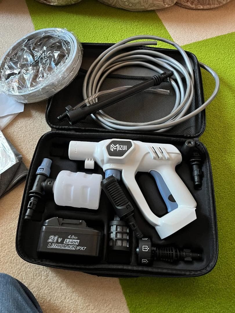 コンパクト 防水バッテリ付き コードレス高圧洗浄機