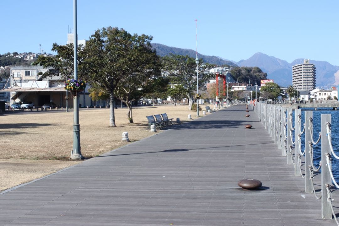 ★ OLYMPUS OM-2N BLACK + 広角レンズ 35mm