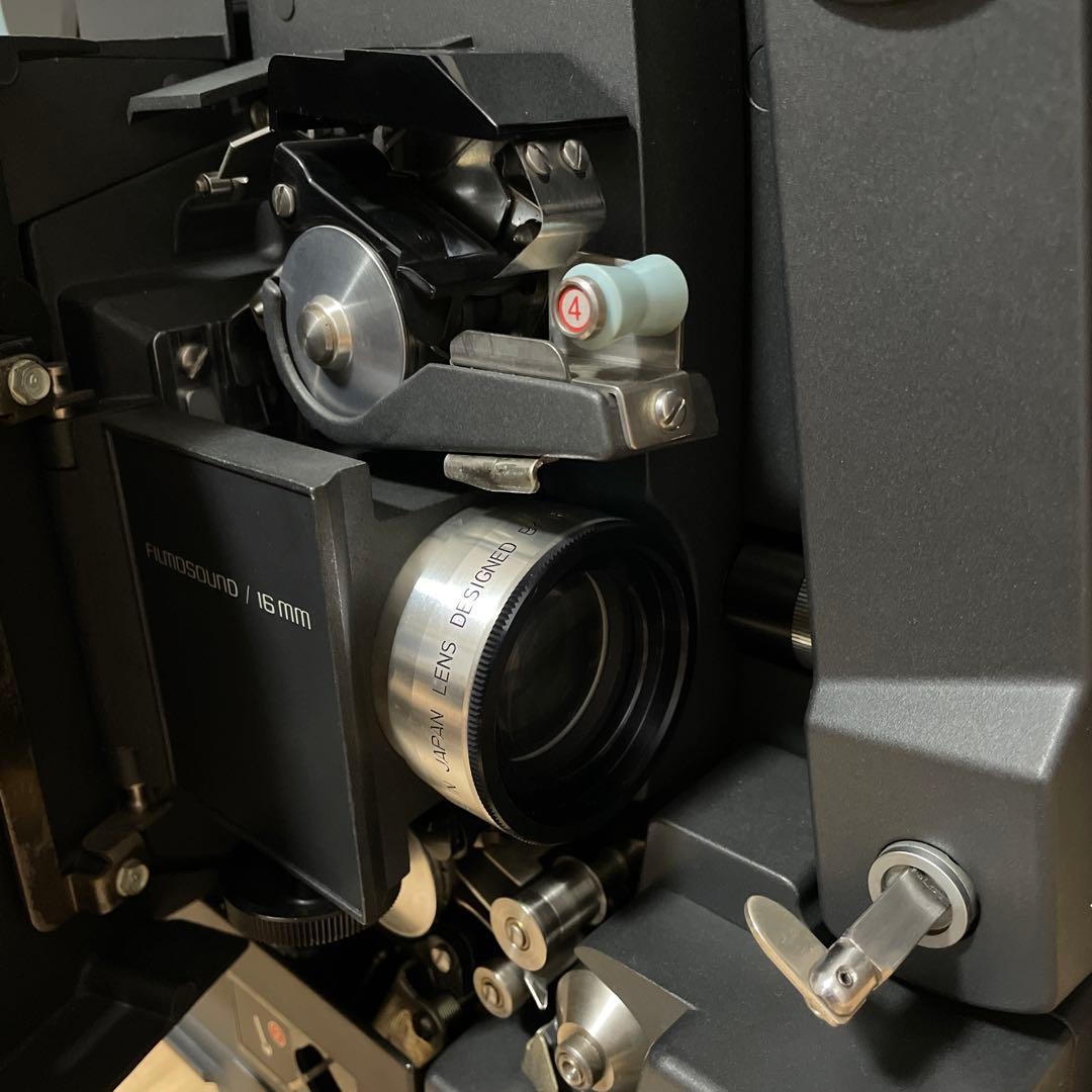 Bell & Howell II 16mm映写機