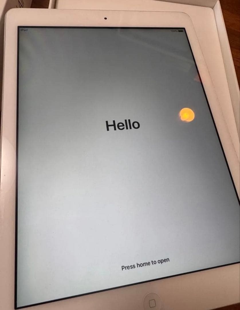 iPad Air Wi-Fi モデル32GB MD789J/B シルバー初期化済