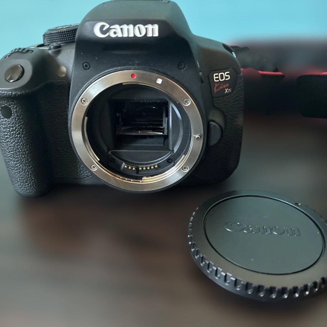 Canon EOS Kiss X7i 18-135 IS レンズキット 元箱付