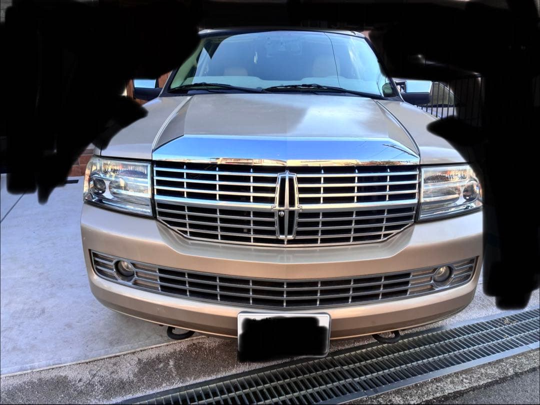 m*i様 Lincoln Navigator ゴールド SUV 5ドア