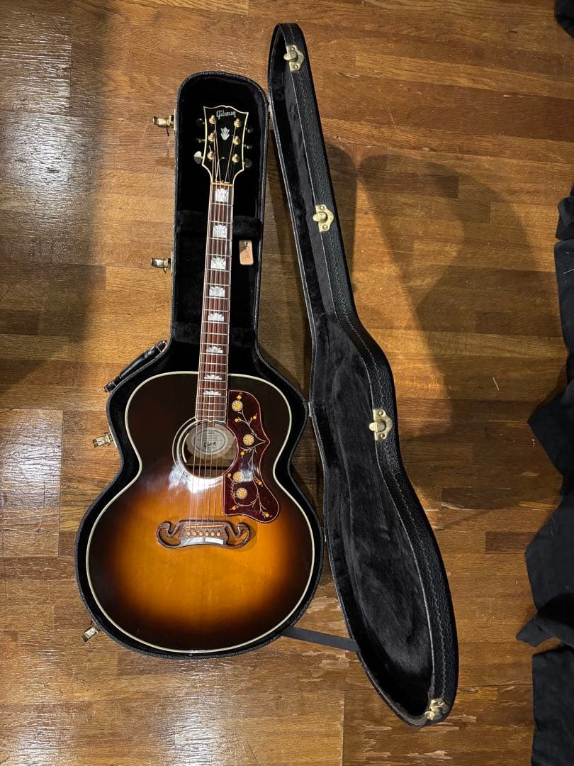 ぺぺ Gibson SJ-200 2015