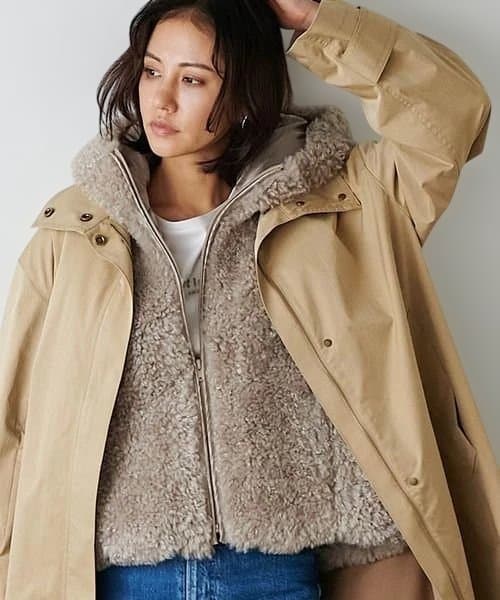 Jinesボア フード付きベスト ベージュ　新品未使用、定価21.780円