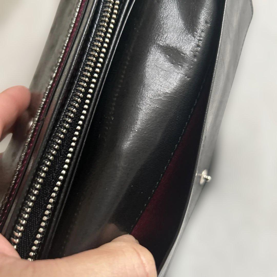 Vivienne Westwoodエンボス加工 長財布