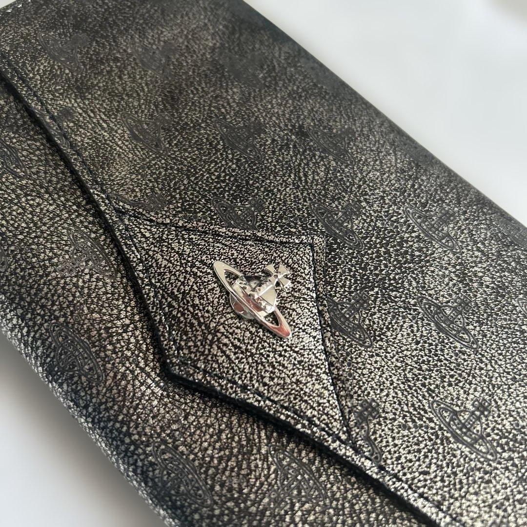 Vivienne Westwoodエンボス加工 長財布