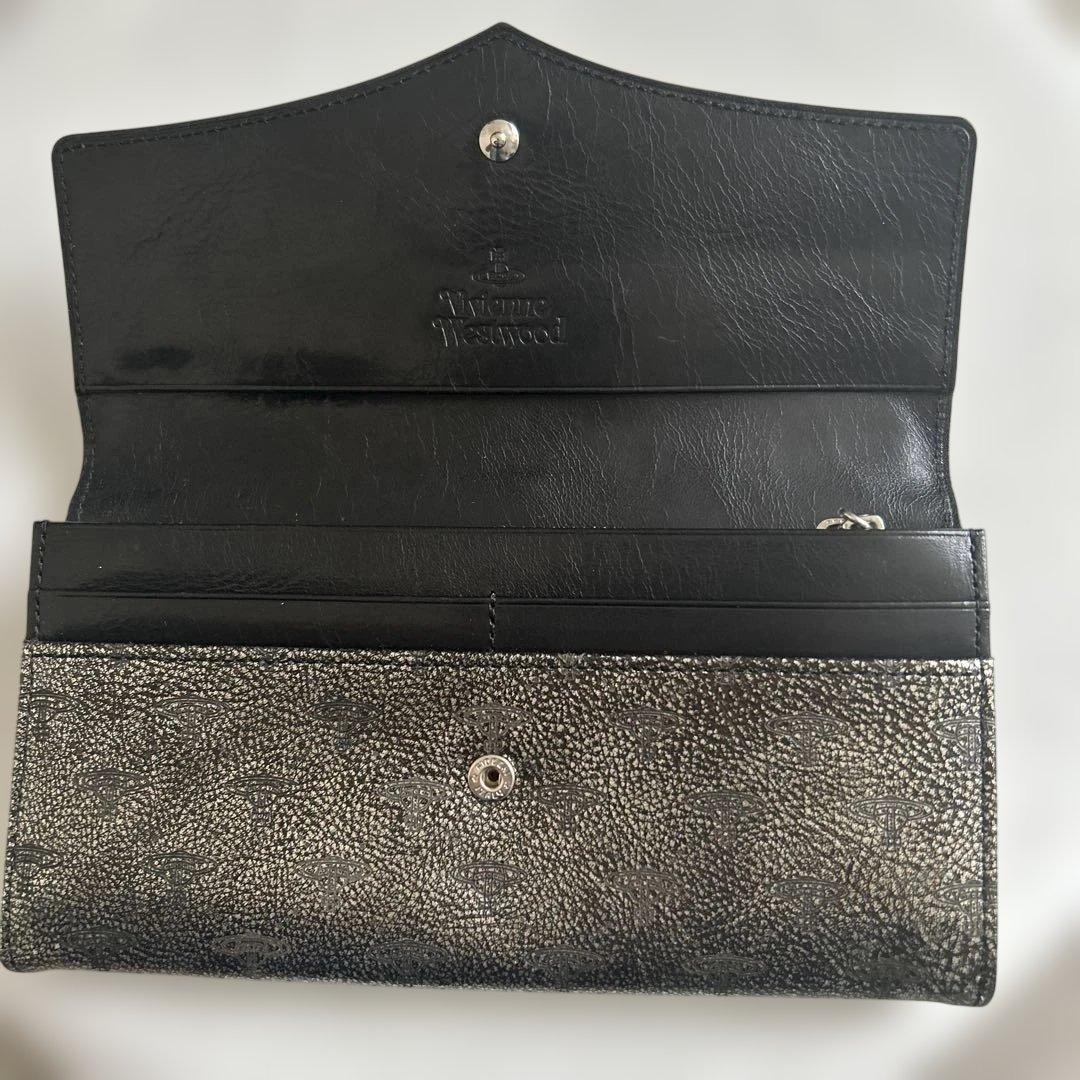 Vivienne Westwoodエンボス加工 長財布