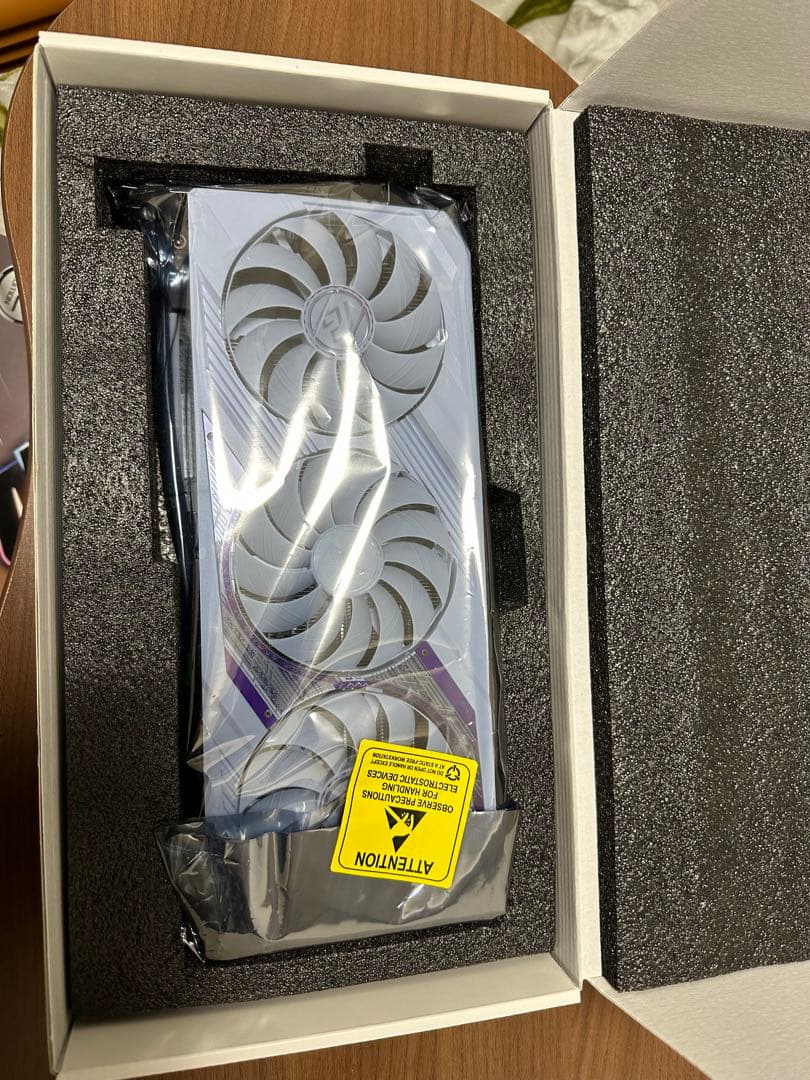 グラフィックボード・グラボ・ビデオカード ASRock 7900 XT Phantom Gaming OC white