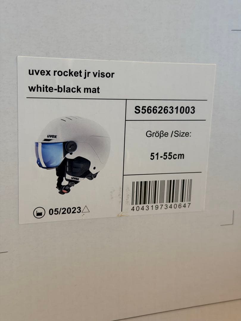 uvex スキーヘルメット バイザー付き（ホワイト）51–55cm