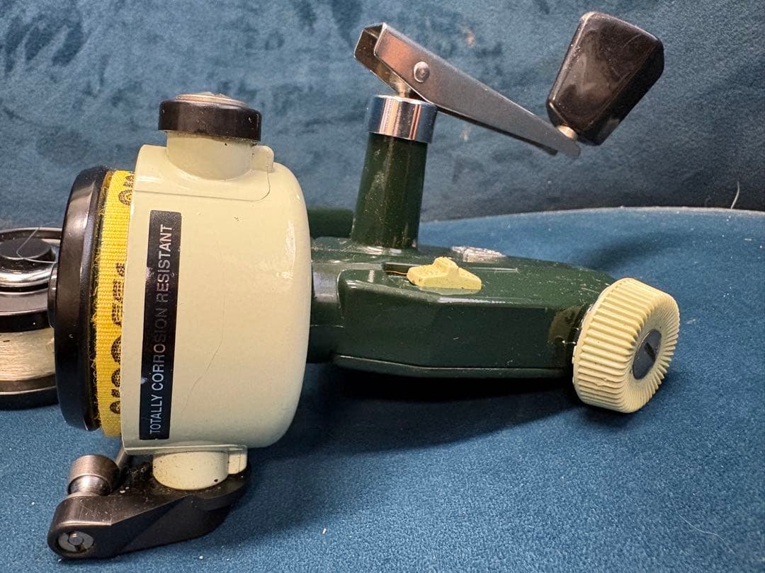 梅*吉様 ABU Cardinal 44 スピニングリール