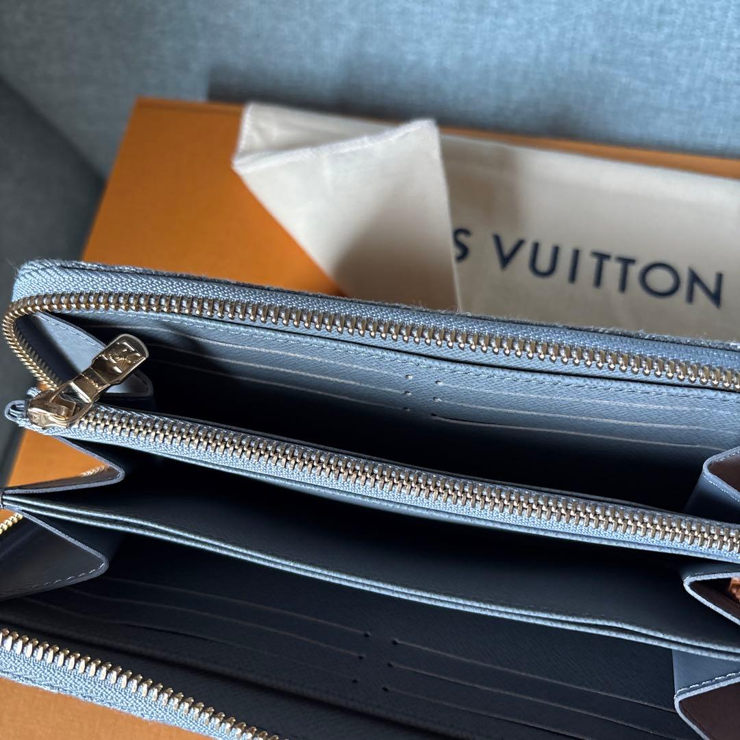 LOUIS VUITTON デニムジッピーウォレット（グレー）