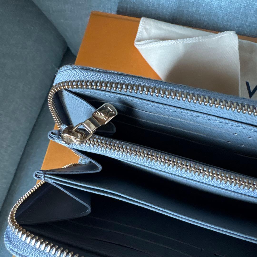 LOUIS VUITTON デニムジッピーウォレット（グレー）