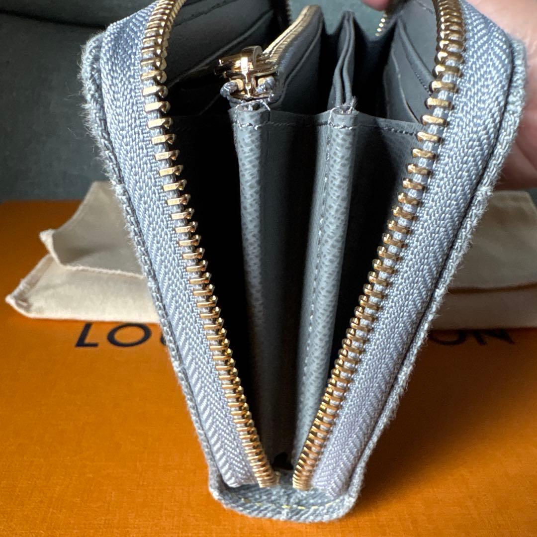 LOUIS VUITTON デニムジッピーウォレット（グレー）