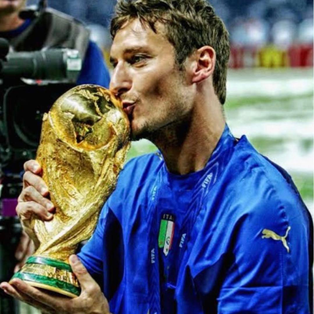 【証明書付】直筆サイン入り トッティ イタリア代表 ユニフォーム