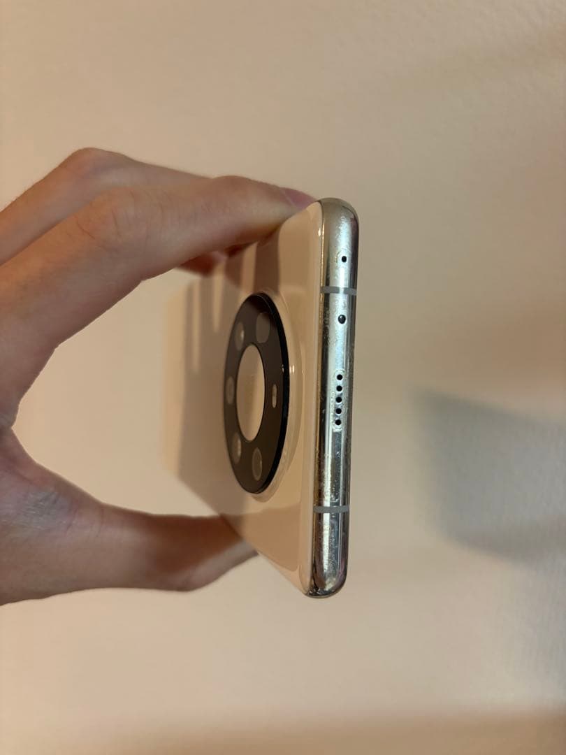 【中古】Huawei mate40pro+ ホワイト　8/256