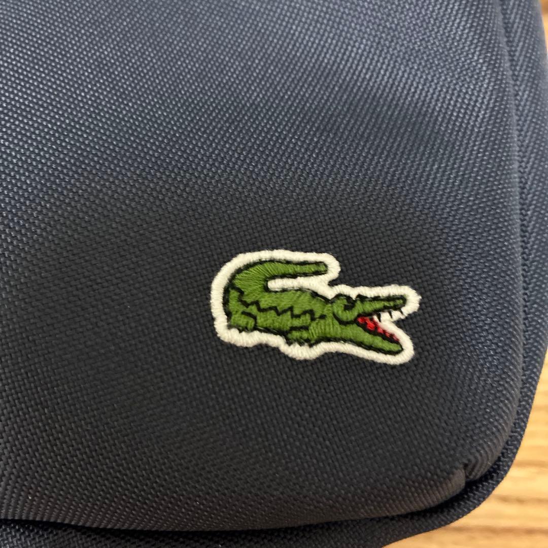 るな　新品　ラコステ　ネオクロコ カメラバッグ　ネイビー　紙袋2枚付き