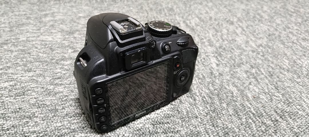 Nikon D3100 本体＋充電器 動作品