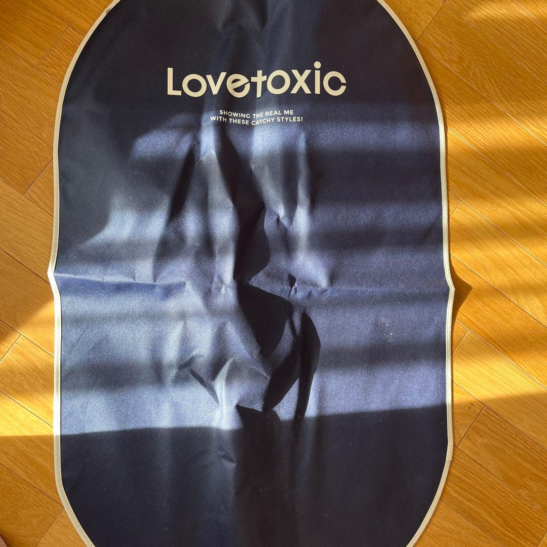 ラブトキシック　卒服　Love toxic 2024