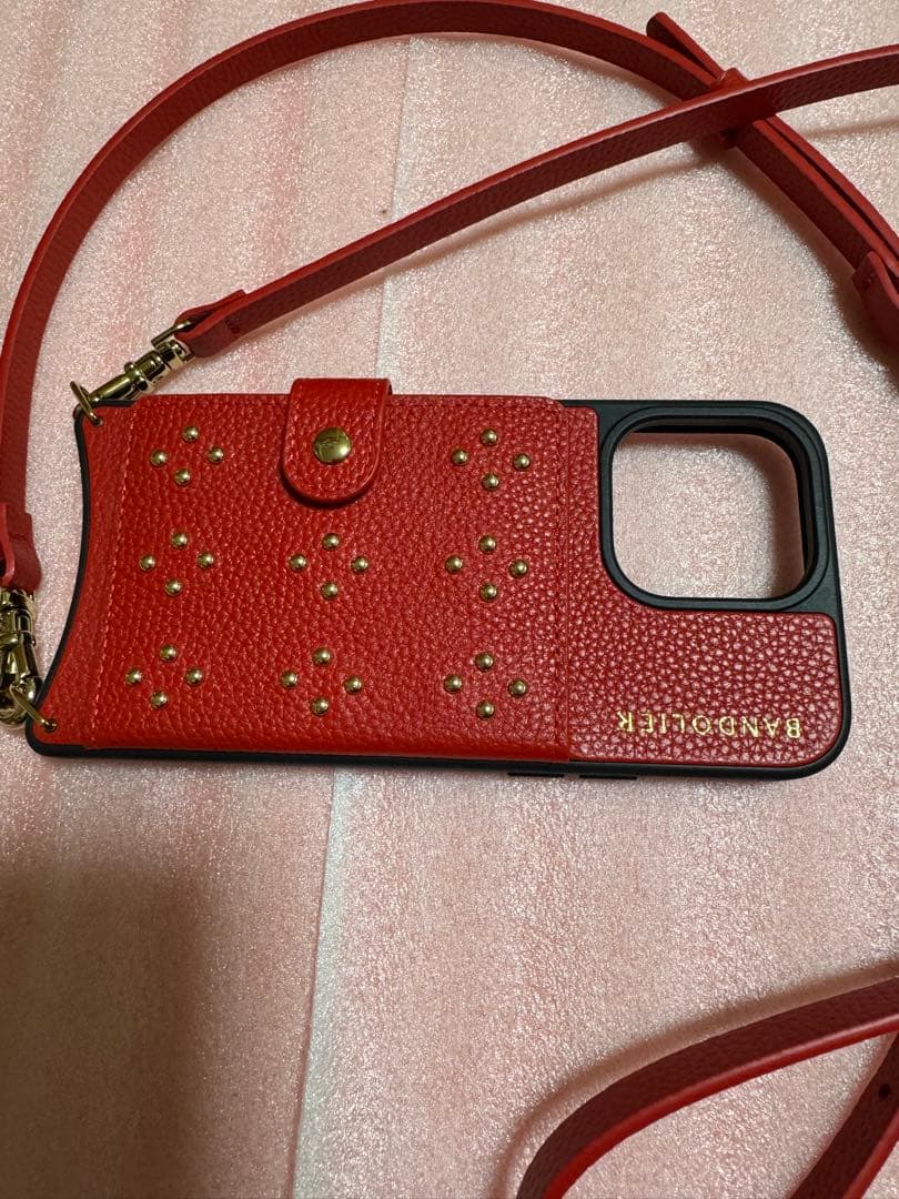 バンゴーリエ スタッズ付き iPhoneケース レッド