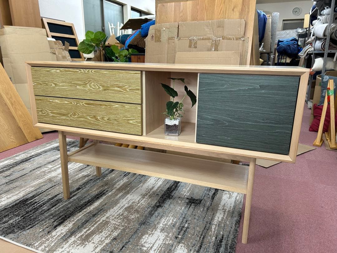 モデルルーム展示品メイプル色のキャビネット