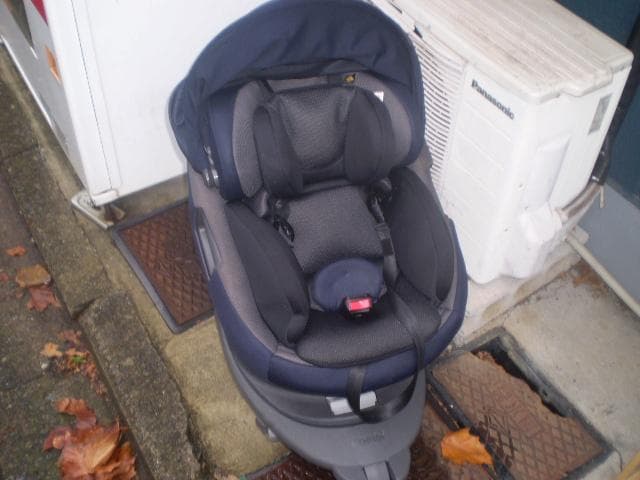 ま*ち様 チャイルドシートコンビ THE S ISOFIX ZB-690 ネイビ
