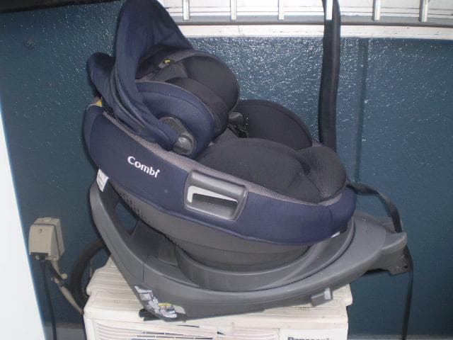 ま*ち様 チャイルドシートコンビ THE S ISOFIX ZB-690 ネイビ