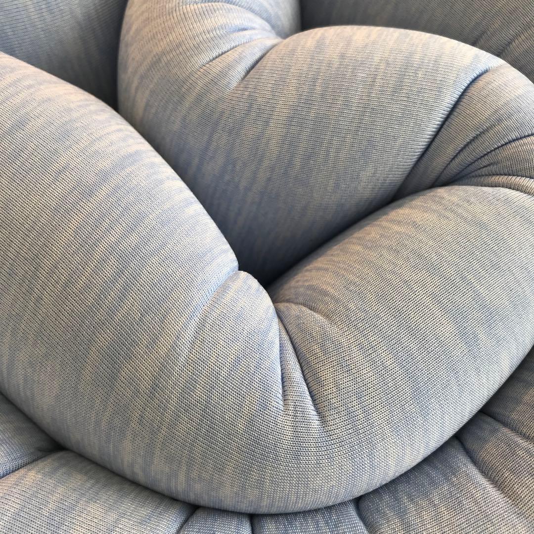 【新品未使用】昭和西川の極厚冷感ラグ　180×200cm 薄ブルー