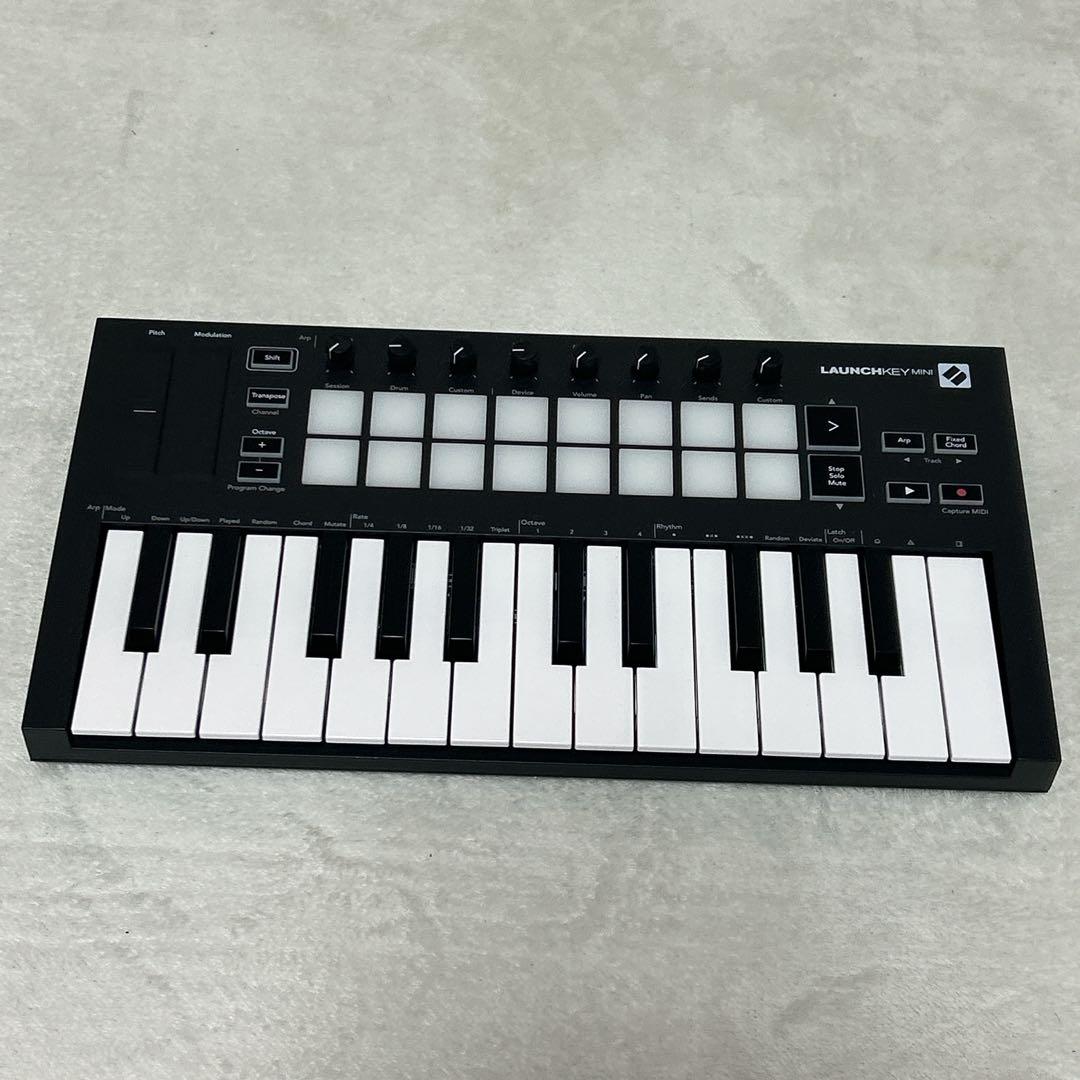 Novation Launchkey Mini MK3 MIDIコントローラー