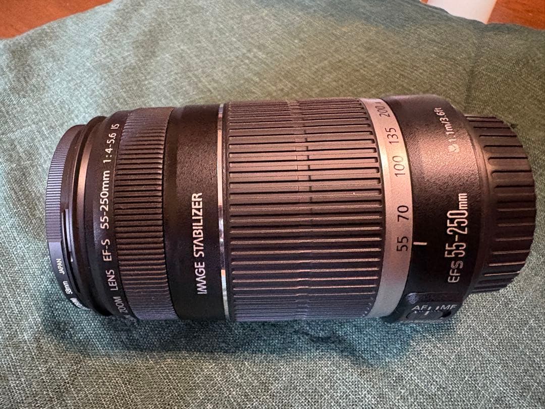 Canon EF-S 55-250mm f/4-5.6 IS レンズ
