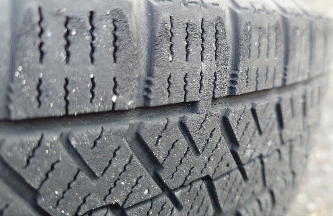 大幅値下げ 送料込み 155/65/14 4本セット BLIZZAK VRX2