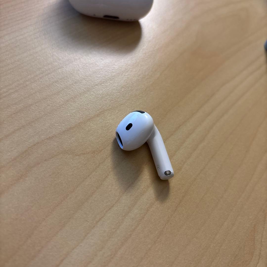 Apple AirPods 4 本体 右耳