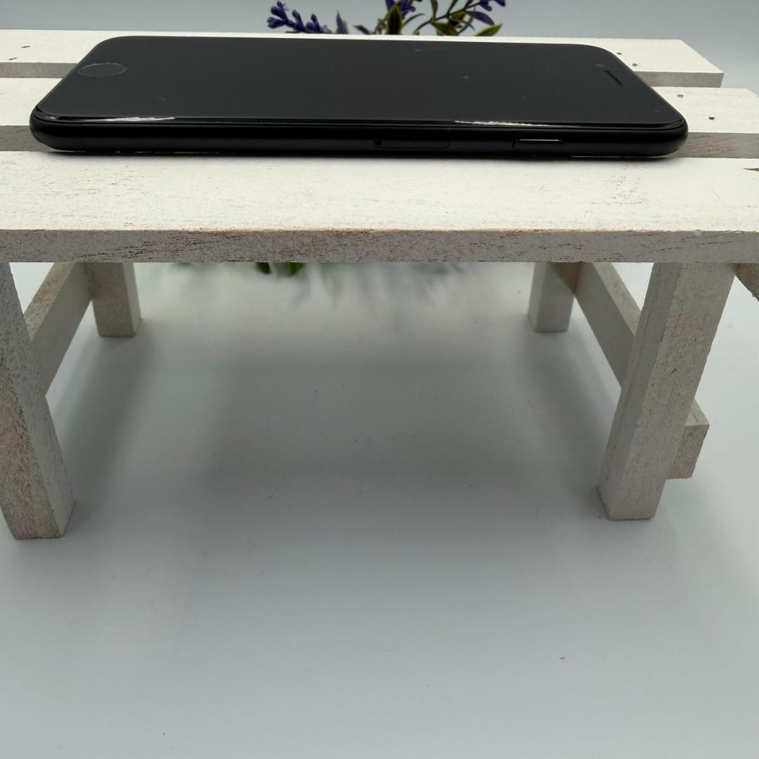 iPhone SE第3世代 64GB ミッドナイト 311