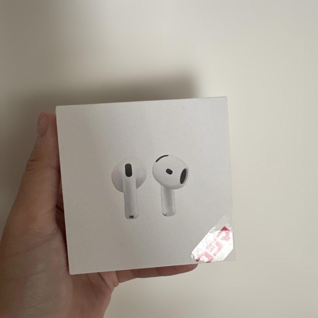 Apple AirPods 4 本体 USB-C充電ケース付き