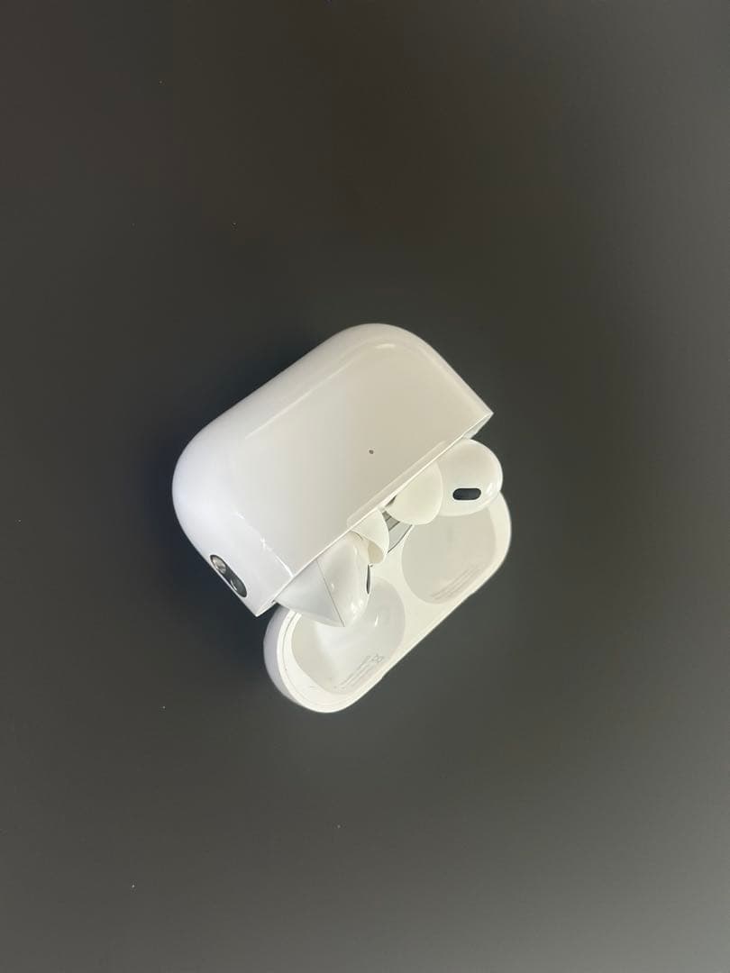 AirPods Pro 第2世代 箱付き 付属品あり ケース付き 値引き検討あり