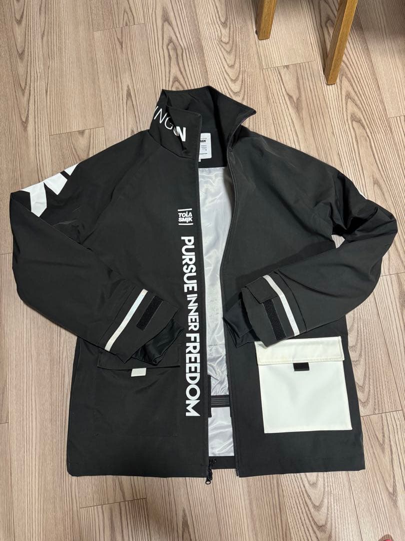 TOLASMIK ブラックジャケット